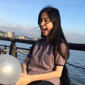 Meet your Posher, Cynthia